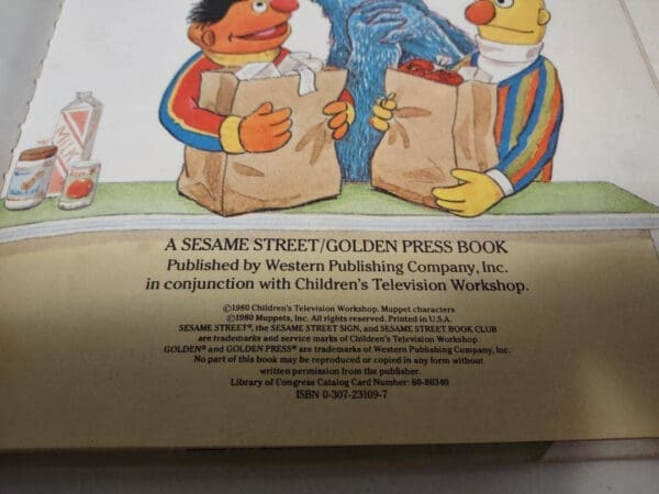 Don't Forget the Oatmeal! (A Supermarket Word Book) Featuring Jim Henson's Sesame Street Muppets - Image 5